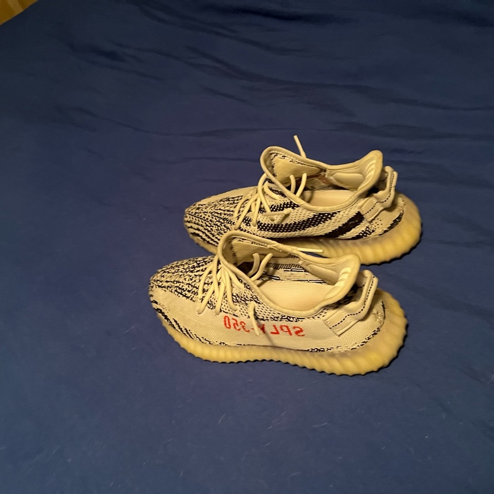Yeezy 350 zebra boost